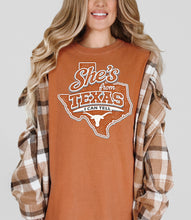 Load image into Gallery viewer, She’s from Texas I can tell longhorns