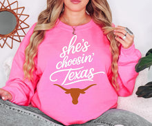 Load image into Gallery viewer, She’s choosin’ Texas