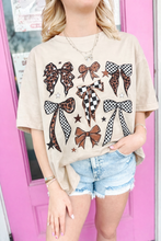 Load image into Gallery viewer, Leopard check bow grid tee