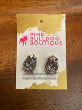 Load image into Gallery viewer, Stud Earrings