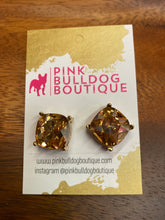 Load image into Gallery viewer, Stud Earrings