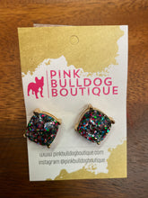 Load image into Gallery viewer, Stud Earrings