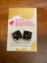 Load image into Gallery viewer, Stud Earrings