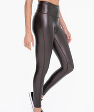 Load image into Gallery viewer, Glossy Faux leather leggings
