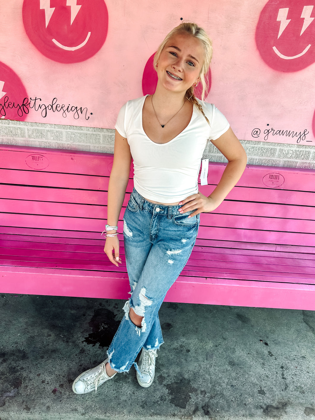 Short sleeve v neck crop