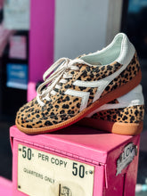 Load image into Gallery viewer, Xena leopard sneakers
