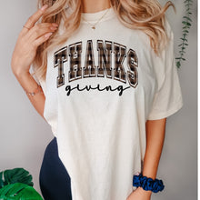 Load image into Gallery viewer, Thanksgiving Plaid Arch
