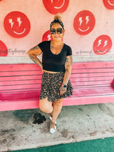 Load image into Gallery viewer, Short sleeve v neck crop
