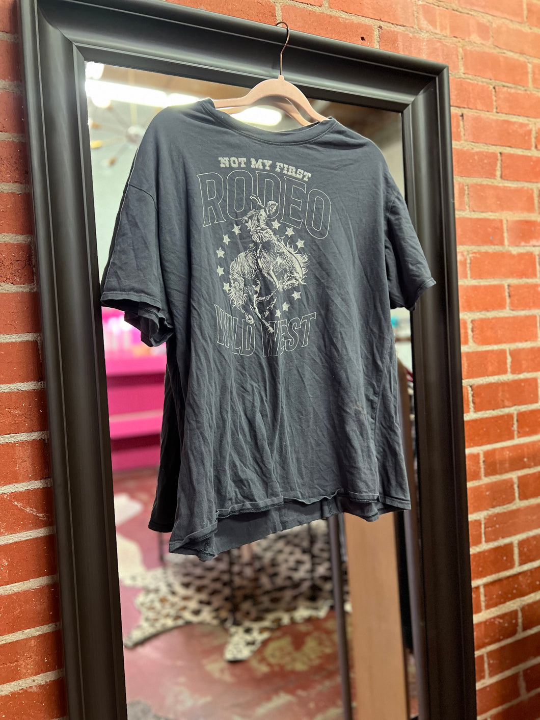 Gray Tres Bien Womens Graphic Tee, Small