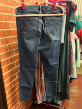 Load image into Gallery viewer, Denim Mossimo Jeans, 10
