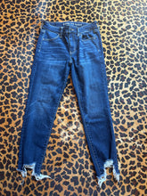 Load image into Gallery viewer, Denim American Eagle Jeans, 4
