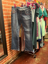 Load image into Gallery viewer, Denim rancho Jeans, 31

