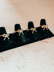 Gold bow rhinestone ring