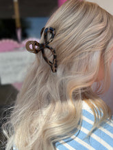 Load image into Gallery viewer, Bow hair clips
