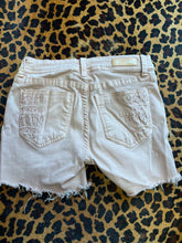 Load image into Gallery viewer, pink grace in LA Shorts, 27
