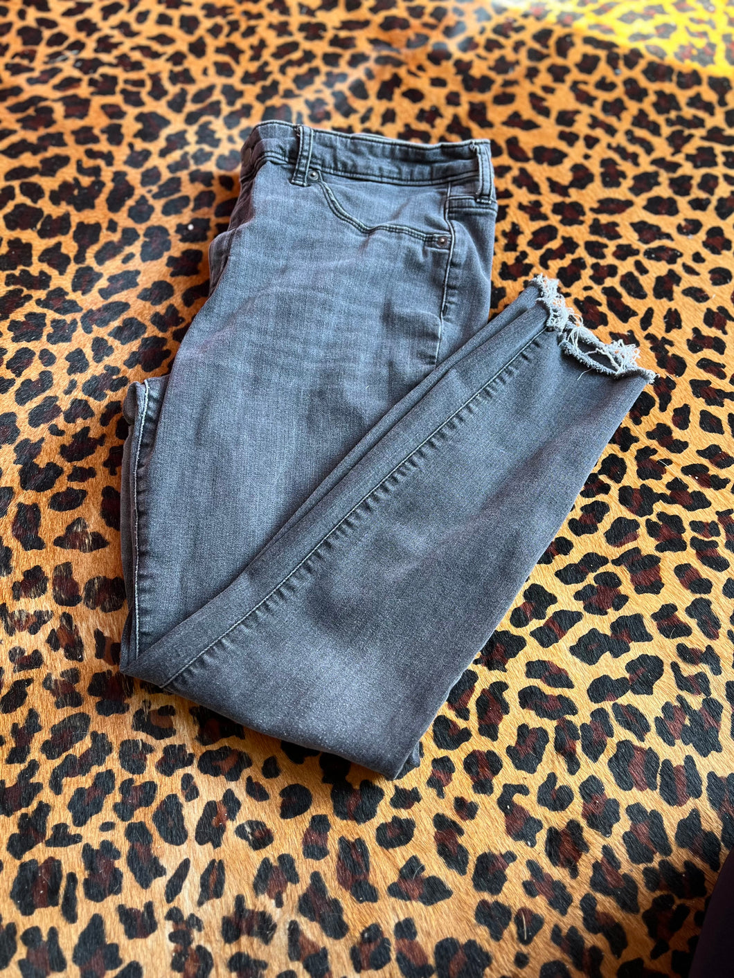 Gray Denim Universal Thread Womens Jeans, 16