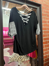 Load image into Gallery viewer, Black Grace &amp; Emma Womens Top, Large
