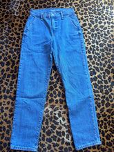 Load image into Gallery viewer, Denim Old Navy mom Jeans, 0
