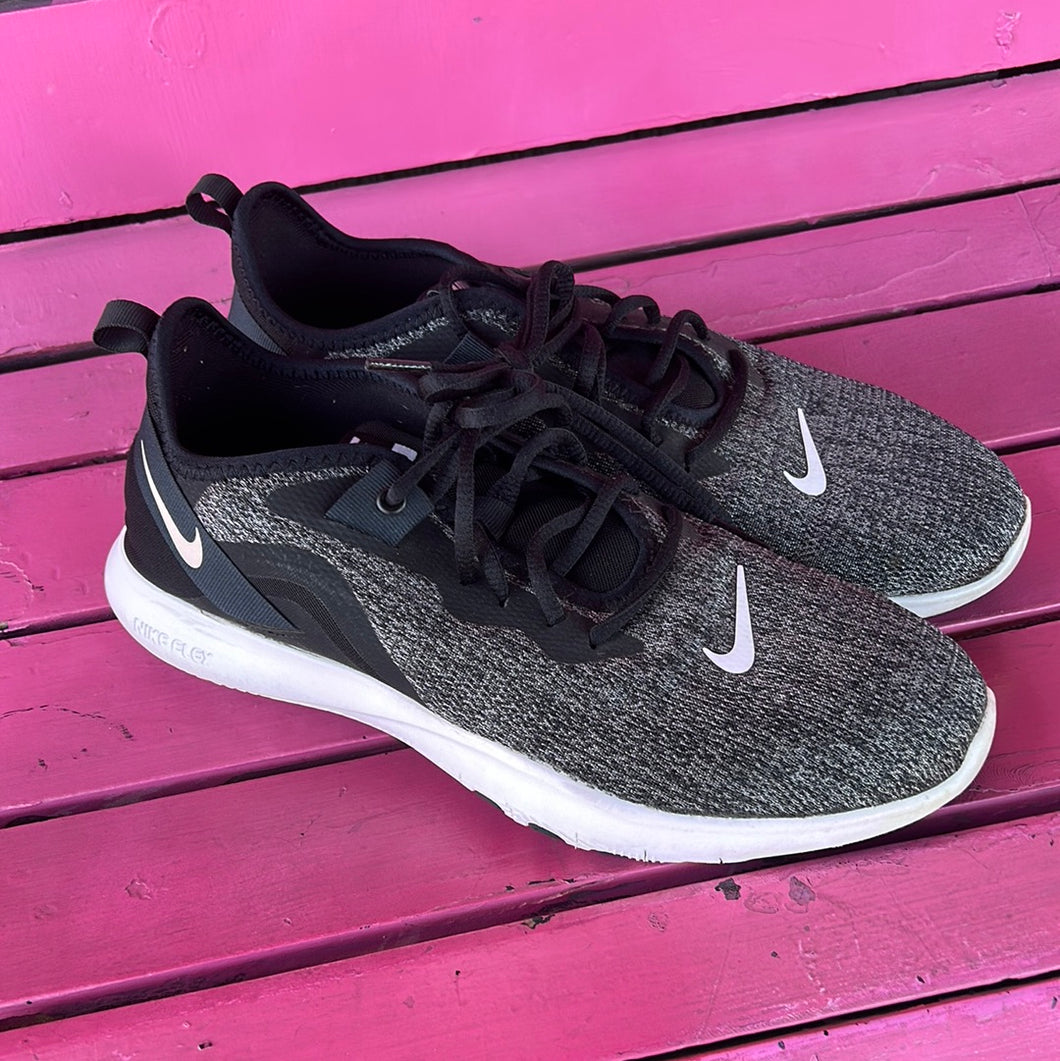 Black Nike Shoes, 10.5