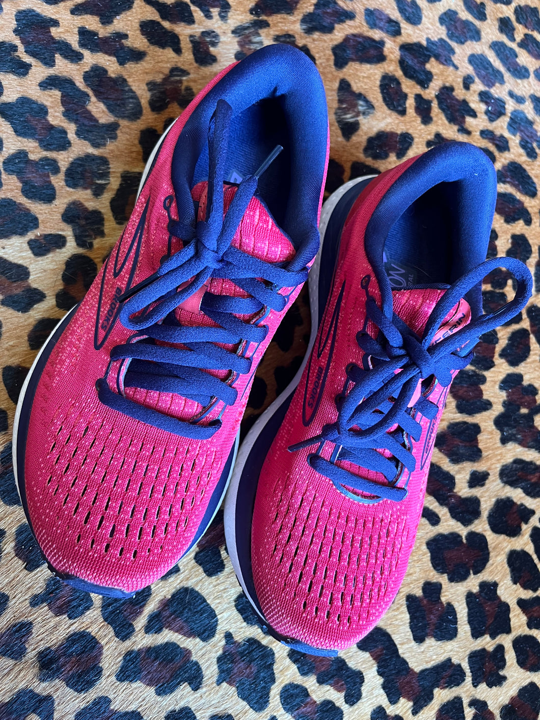 red/blue Brooks Shoes, 6.5