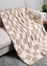 Load image into Gallery viewer, Luxxe Blankets
