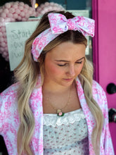 Load image into Gallery viewer, Pink Toile Print Robe &amp; Headband Set
