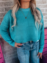 Load image into Gallery viewer, Cropped Knit Sweater With Crew Neck
