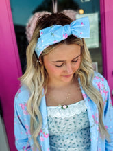 Load image into Gallery viewer, Blue Floral Print Robe &amp; Headband Set
