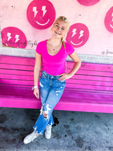 Load image into Gallery viewer, Short sleeve v neck crop
