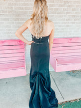Load image into Gallery viewer, Black Sherri Hill womens formal dress, 8
