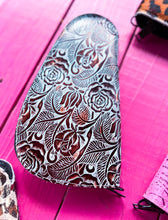 Load image into Gallery viewer, Concealed Case Leather or Hair on Hide
