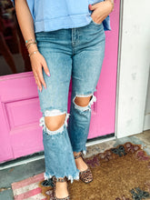 Load image into Gallery viewer, High Rise Straight Crop Jeans
