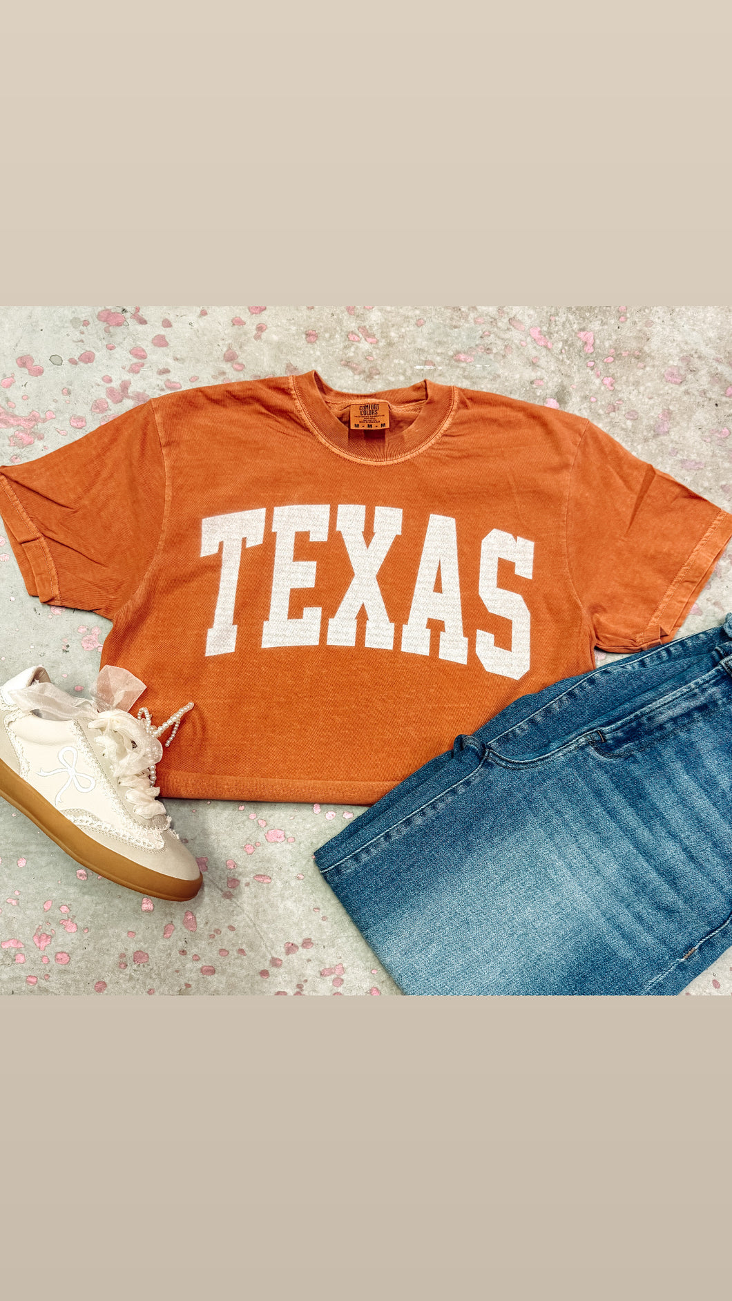Longhorns Arch tee crop
