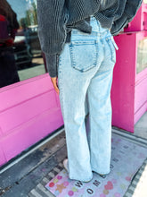 Load image into Gallery viewer, Light Wash Wide Leg Denim Pants
