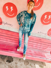 Load image into Gallery viewer, Bleached sweatshirt
