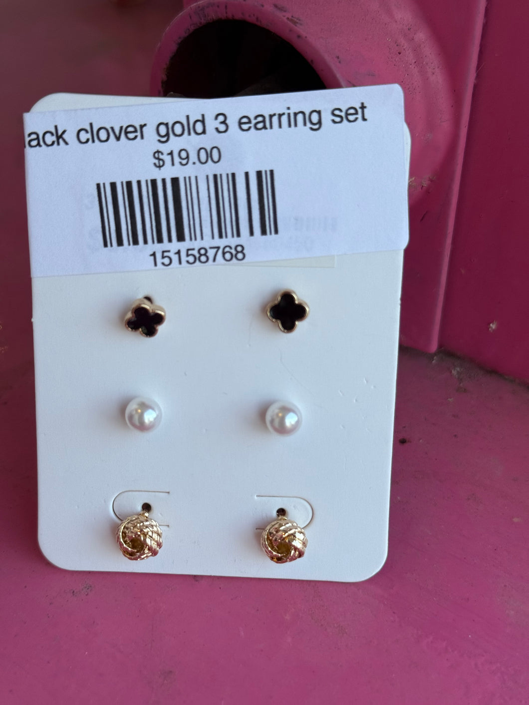 Black clover gold 3 earring set
