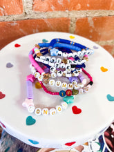 Load image into Gallery viewer, Swiftie friendship bracelets
