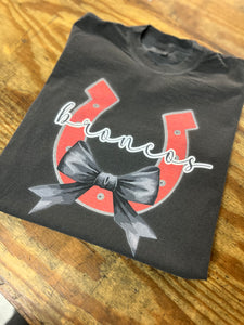 Broncos horseshoe bow tee