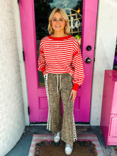 Load image into Gallery viewer, Leopard Urban Romance Heart Detail Easy Pants
