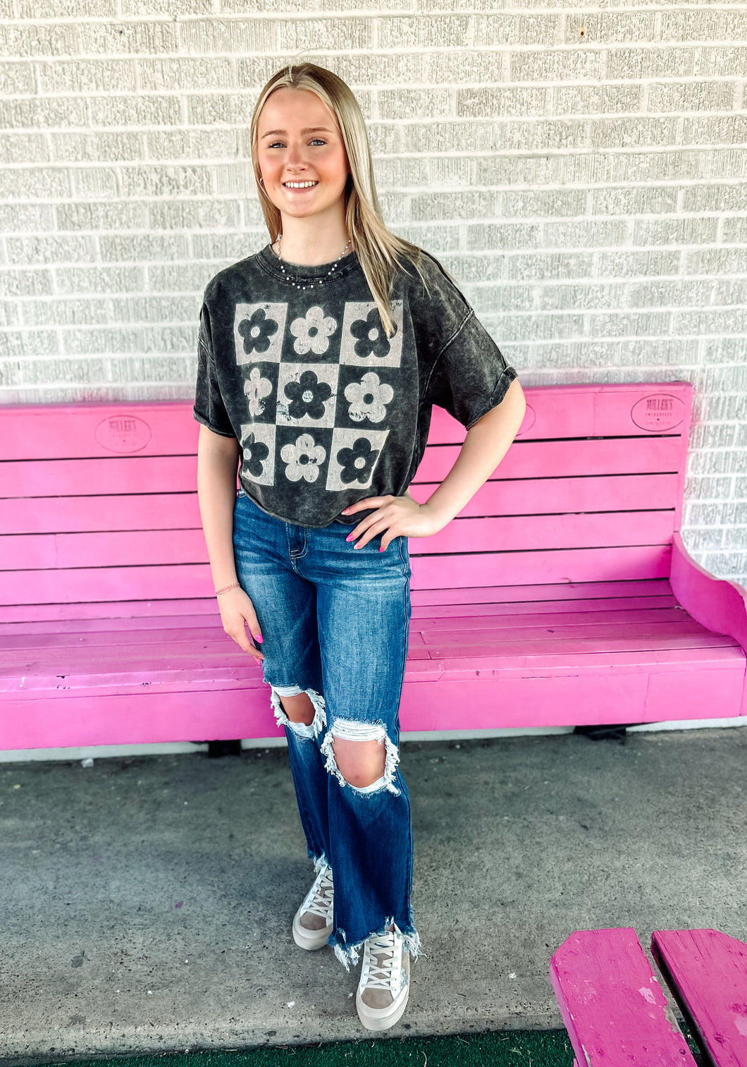 Mineral wash crop checkered flower tee