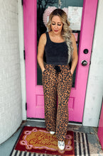 Load image into Gallery viewer, Leopard ribbed wide leg pants
