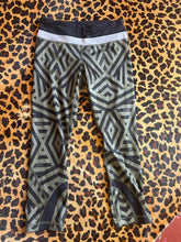 Load image into Gallery viewer, green/black Lululemon womens joggers, 4
