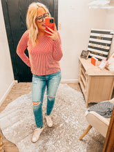 Load image into Gallery viewer, Ribbed long Sleeve Crop
