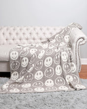 Load image into Gallery viewer, Luxxe Blankets
