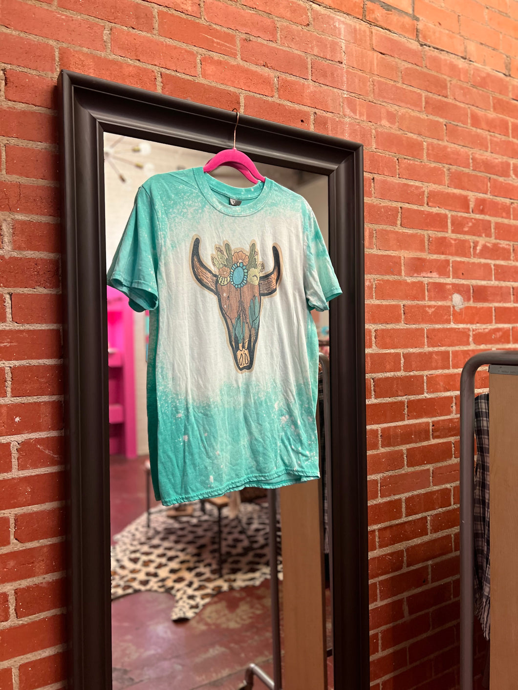 Turquoise Pink Bulldog Womens Graphic Tee, Medium