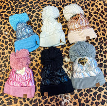 Load image into Gallery viewer, Beanies w/ Pom
