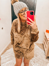 Load image into Gallery viewer, Fuzzy metallic lounge set
