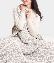 Load image into Gallery viewer, Luxxe Blankets
