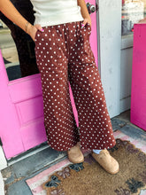 Load image into Gallery viewer, Mocha dot Washed Denim Relaxed Fit Jean
