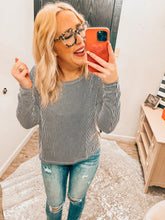 Load image into Gallery viewer, Ribbed long Sleeve Crop
